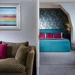 Hibernian Hotel