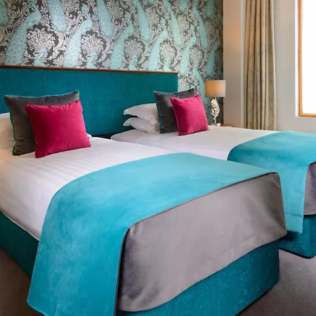 Hibernian Hotel 4*